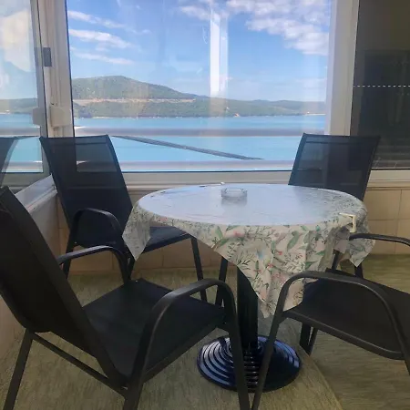 Apheartment Neum